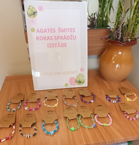 Lasītājas rotu izstāde 